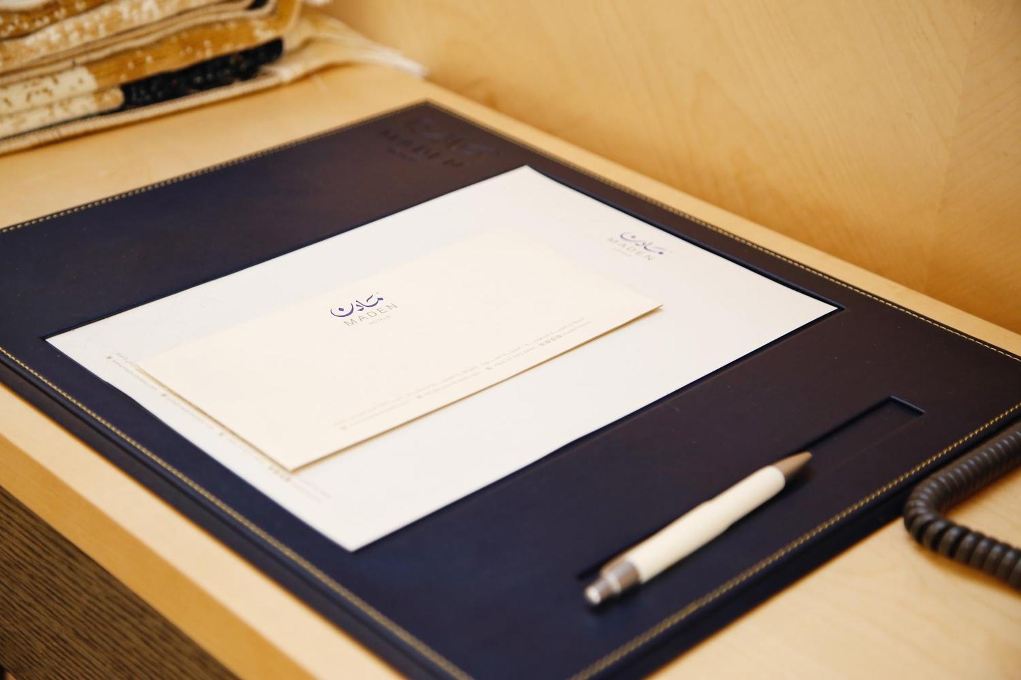 ホテル Maden Alrawda マディーナ エクステリア 写真 A pen and notepad