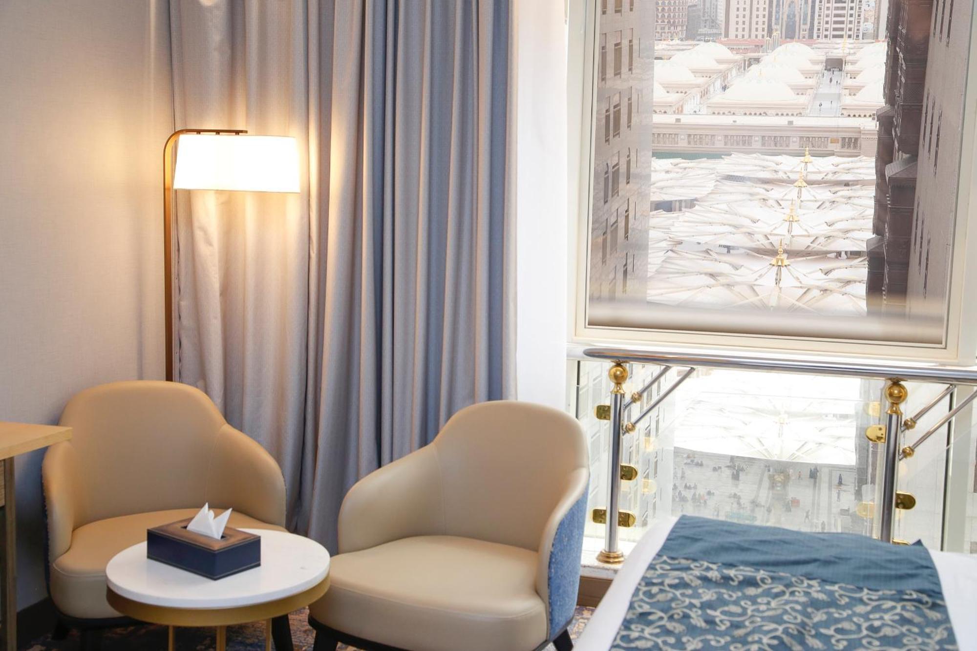 ホテル Maden Alrawda マディーナ エクステリア 写真 A room at the hotel