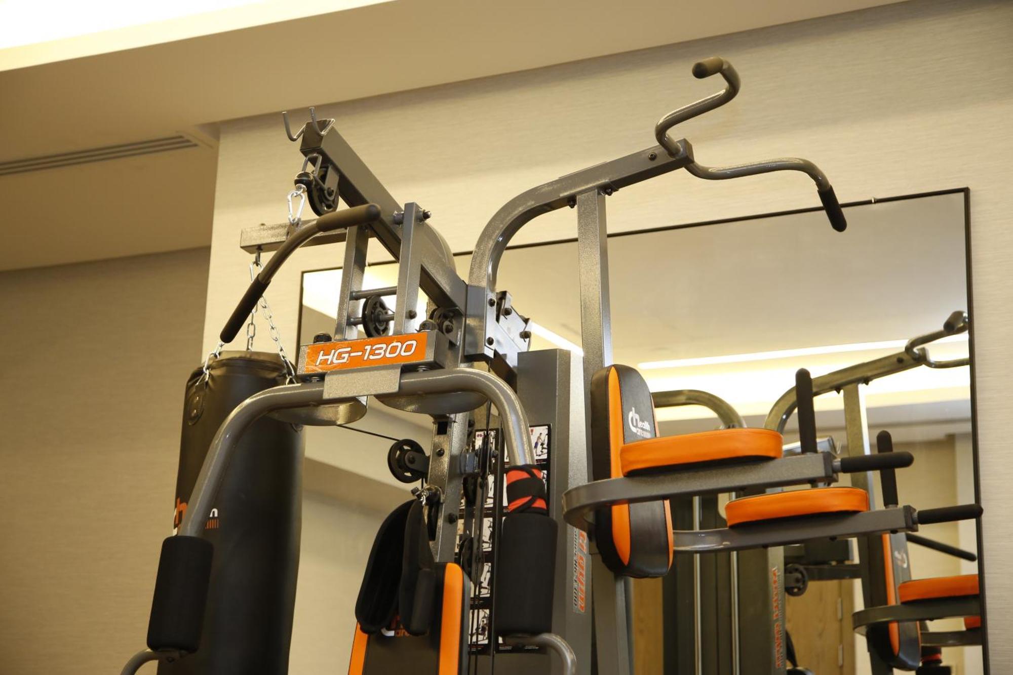 ホテル Maden Alrawda マディーナ エクステリア 写真 A chin-up bar