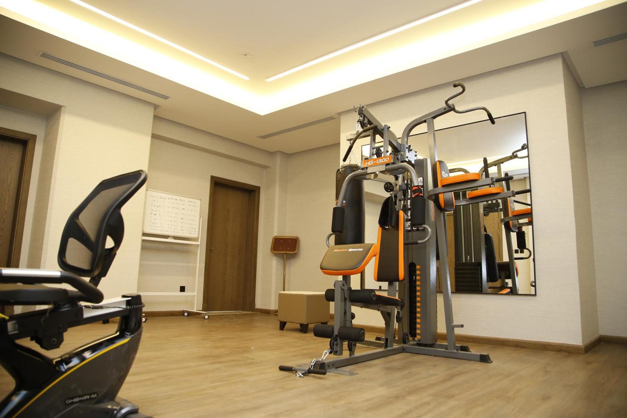 ホテル Maden Alrawda マディーナ エクステリア 写真 The gym at the hotel