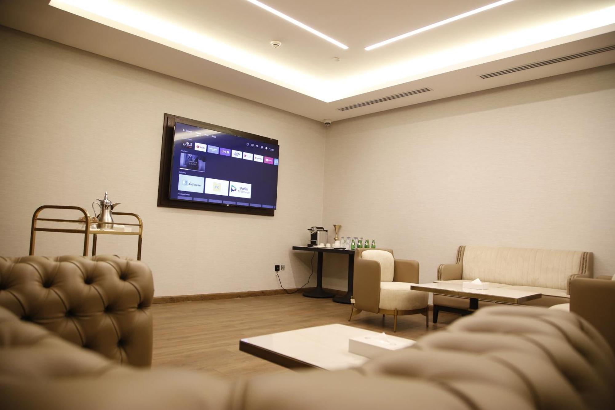 ホテル Maden Alrawda マディーナ エクステリア 写真 The lounge at the airport