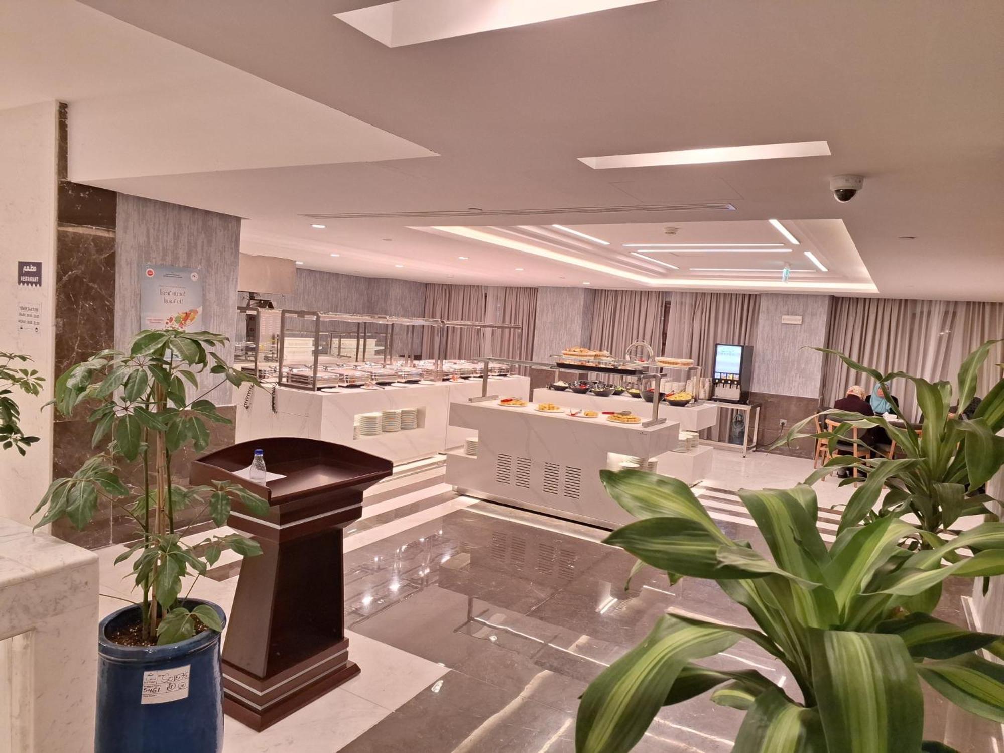 ホテル Maden Alrawda マディーナ エクステリア 写真 The lounge at the airport